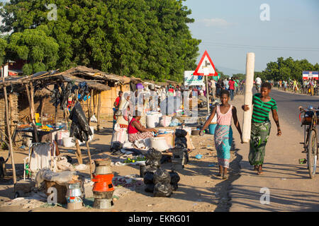 An African market on the roadside in Ckiwawa, Malawi, Africa. Stock Photo