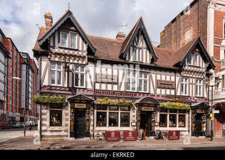 The 100 year old White Swan, Guildhall Walk, Portsmouth. Stock Photo