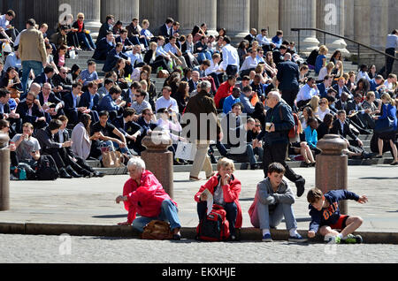 London, UK. 14th April, 2015.  People make the most of the sun during the lunch hour - the Steps of St Pauls Cathedral Credit:  PjrNews/Alamy Live News Stock Photo