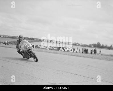 Action from the Daily Herald Motor Cycle Racing Championship at Thruxton. 4th August 1958 - Stock Photo