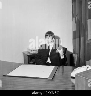 The Beatles drummer Ringo Starr is happy to speak to the press after the birth of his 8oz baby son Zak who is the first child of Ringo & wife Maureen Starkey, 14th September 1965. The baby was born at Queen Charlotte's Maternity Hospital in London. Stock Photo