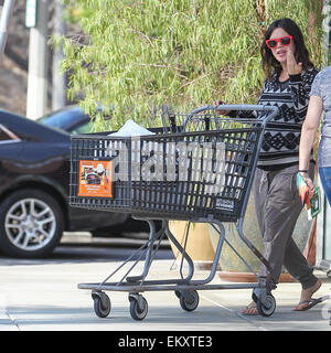 A heavily pregnant Rachel Bilson shopping at Bed Bath & Beyond while running errands in Los Angeles  Featuring: Rachel Bilson Where: Los Angeles, California, United States When: 10 Oct 2014 Stock Photo