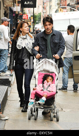 'Office Space' actor Ron Livingston spotted out in Soho with his wife Rosemarie DeWitt and their daughter Gracie  Featuring: Ron Livingston,Rosemarie DeWitt,Gracie Livingston Where: Manhattan, New York, United States When: 10 Oct 2014 Stock Photo