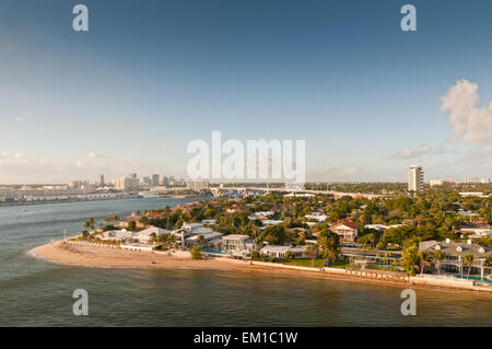 Beaches & skyline of the waterfront of Fort Lauderdale, Florida, USA Stock Photo