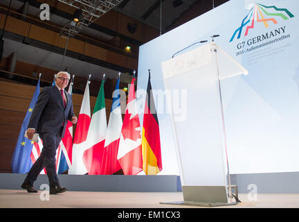 Luebeck, Germany. 15th Apr, 2015. German Foreign Minister Frank-Walter Steinmeier arrives for the press conference after the meeting of G7 Foreign Ministers in Luebeck, Germany, 15 April 2015. Photo: DANIEL REINHARDT/dpa/Alamy Live News Stock Photo