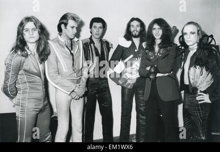 ROXY MUSIC UK rock group about 1973 from left: Paul Thomson, Andy MacKay, Brian Ferry, Phil Manzanera, Rick Kenton, Eno Stock Photo