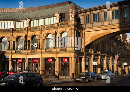 UK, England, Yorkshire, Harrogate,  Station Parade, Taxi Rank outside Victoria Centre Stock Photo