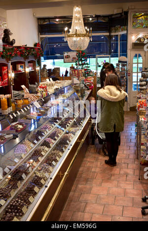 UK, England, Yorkshire, Harrogate, Montpellier Hill, Farrahs sweet shop at Christmas Stock Photo