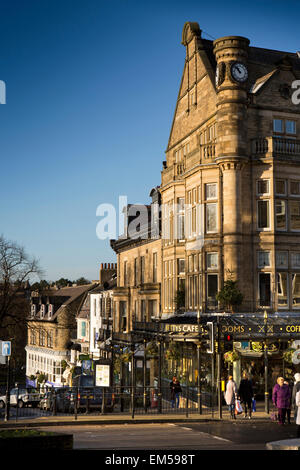 UK, England, Yorkshire, Harrogate, Parliament Street, Betty’s Tea Rooms at Christmas Stock Photo