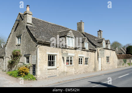 'The Village Pub' bed and breakfast and public house in the Cotswold village of Barnsley near Cirencester Stock Photo