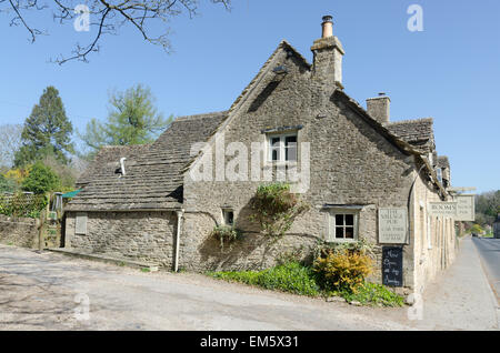 'The Village Pub' bed and breakfast and public house in the Cotswold village of Barnsley near Cirencester Stock Photo