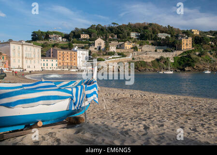 Fishing boat on the Baia del Silenzio in Sestri Levante, Liguria Stock Photo
