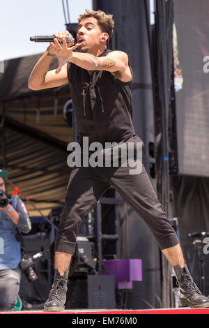 Indio, California, USA. 10th Apr, 2015. Rapper VIC MENSA performs live during the three day Coachella Music and Arts Festival at Indio Polo Club in Indio, California © Daniel DeSlover/ZUMA Wire/Alamy Live News Stock Photo