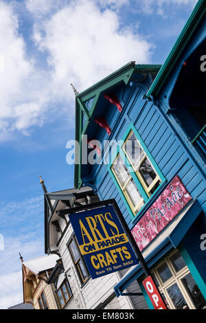 Arts and crafts shop in a victorian style painted wooden clapboard building on Marine Parade in Napier, New Zealand. Stock Photo