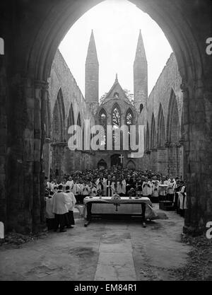 WW2 Great Yarmouth Minster June 1943, Church service at the Norman-era Minster Church of St Nicholas in Great Yarmouth. Stock Photo