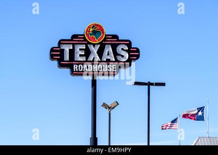 A pole sign advertising the Texas Roadhouse chain restaurant in Oklahoma City, Oklahoma, USA. Stock Photo