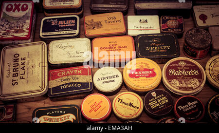 Il tabacco da fiuto Vintage Tin - Gallahers Kendall Brown Foto stock - Alamy