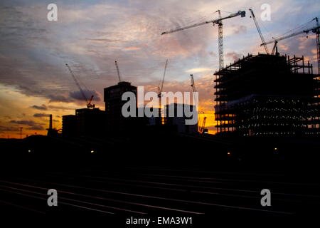 London UK. 17th April 2015. Battersea power station is silhouetted against a colorful sunset Credit:  amer ghazzal/Alamy Live News Stock Photo