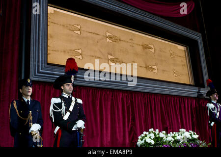 Torino, Italy. 18th April 2015. The 2015 Exposition of the Shroud of Turin begins in the Turin Cathedral, Italy. The Shroud of Turin is a linen cloth with the image of a man. It is considered an important relic by the Christians who believe it to be the burial shroud of Jesus bearing his image after the crucifixion. Stock Photo