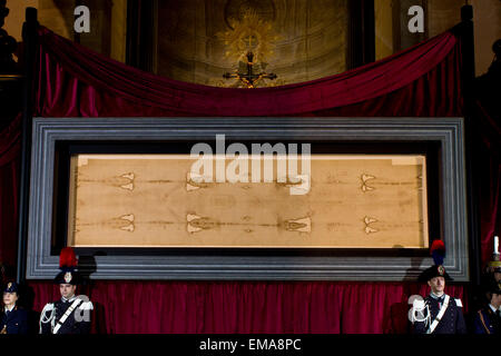 Torino, Italy. 18th April 2015. The 2015 Exposition of the Shroud of Turin begins in the Turin Cathedral, Italy. The Shroud of Turin is a linen cloth with the image of a man. It is considered an important relic by the Christians who believe it to be the burial shroud of Jesus bearing his image after the crucifixion. Stock Photo