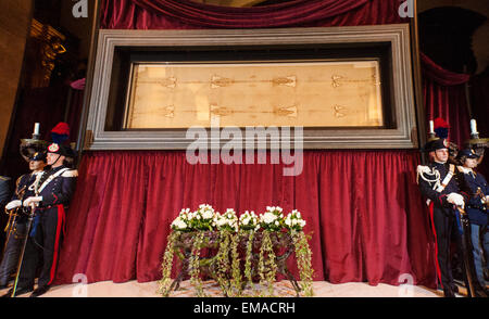 Turin, Italy. 18th April, 2015. St. John Square and Cathedral 18th April 2015 -ostension of Shroud - Credit:  Realy Easy Star/Alamy Live News Stock Photo