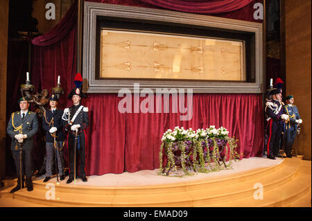 Turin, Italy. 18th April, 2015. St. John Square and Cathedral 18th April 2015 -ostension of Shroud - Credit:  Realy Easy Star/Alamy Live News Stock Photo