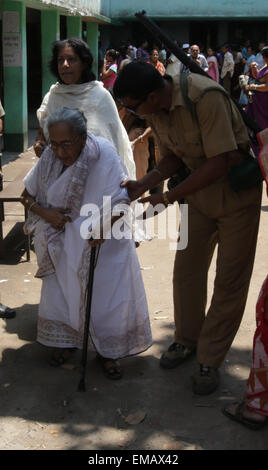 Kolkata, India. 18th Apr, 2015. An old woman return after cast vote during the Kolkata Municipal Corporation Election at Kolkata on Saturday. © Bhaskar Mallick/Pacific Press/Alamy Live News Stock Photo