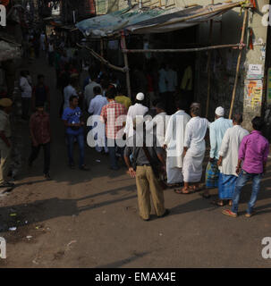 Kolkata, India. 18th Apr, 2015. Indian voter on the line at the polling station during the Kolkata Municipal Corporation Election at Kolkata on Saturday. © Bhaskar Mallick/Pacific Press/Alamy Live News Stock Photo