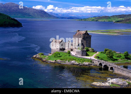 Eilean Donan Castle, Loch Duich, Kyle of Lochalsh, Scotland, UK Stock Photo