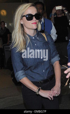Reese Witherspoon at Los Angeles International (LAX) airport Featuring ...