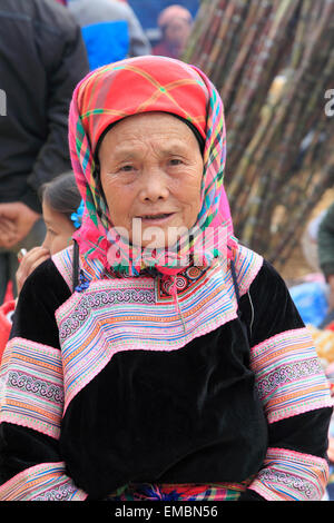 Vietnam, Lao Cai Province, Can Cau, market, hill tribe people, black hmong woman, Stock Photo