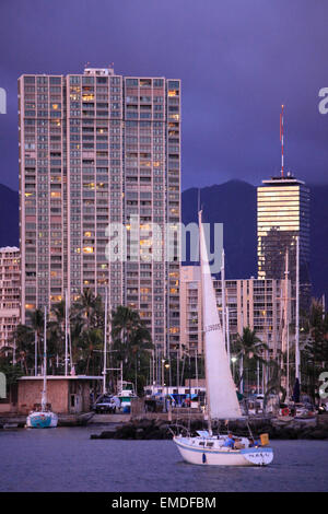 Hawaii, Oahu, Waikiki,  Ala Wai Yacht Harbor, skyline, Stock Photo