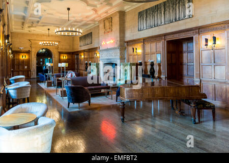 Eynsham Hall Hotel is a country house hotel in a Georgian Manor House in North Leigh, Witney, Oxfordshire, UK Stock Photo