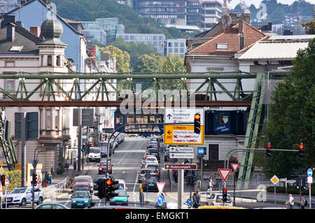 Articulated train, schwebebahn, suspended railway, above traffic, Briller Strasse, Wuppertal, Nordrhein-Westfalen, Germany Stock Photo