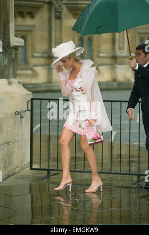 Sean Pertwee wedding. Guests arriving at the church. Stock Photo