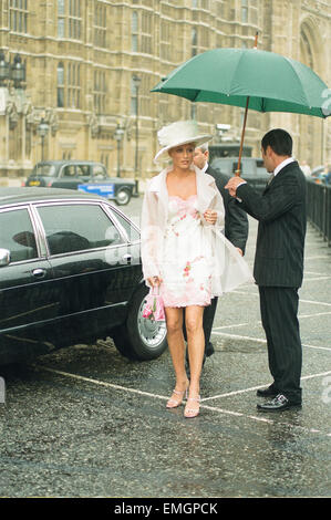 Sean Pertwee wedding. Guests arriving at the church. Stock Photo