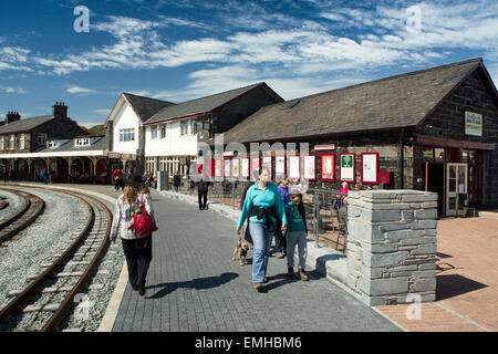 UK, Wales, Gwynedd, Porthmadog, Welsh Mountain  and Ffestiniog Railway Station Stock Photo