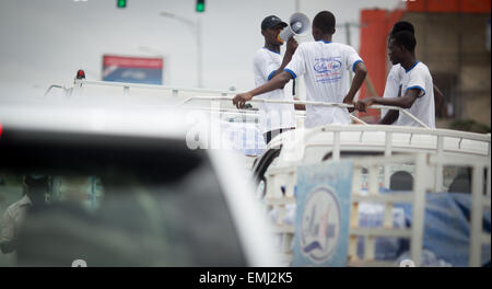Vendors in a busy street of Accra, Ghana Stock Photo - Alamy