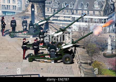 21 gun salute, for HM Queen Elizabeth II, Edinburgh Castle Stock Photo