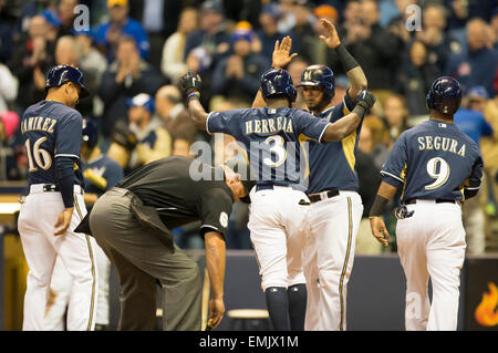 Milwaukee, WI, USA. 21st Apr, 2018. Milwaukee Brewers center fielder  Christian Yelich #22 during batting practice prior to the Major League  Baseball game between the Milwaukee Brewers and the Miami Marlins at