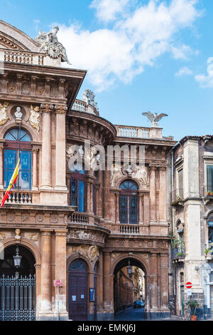 Theater Massimo Bellini and arch to via Giuseppe Perrotta on square Vincenzo Bellini in Catania, Sicily, Italy Stock Photo