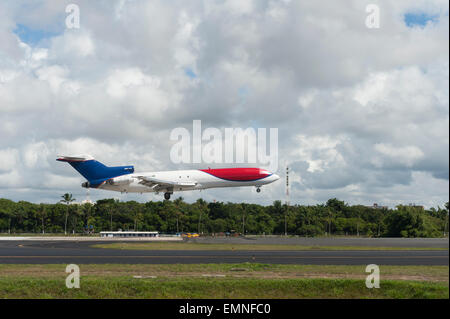Plane landing at Salvador-Deputado Luís Eduardo Magalhães International Airport Stock Photo