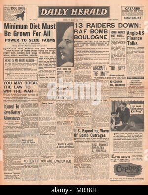 1940 front page Daily Herald Battle of Britain Stock Photo