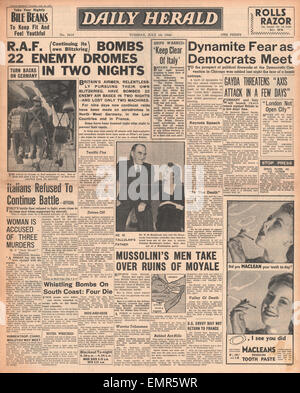1940 front page Daily Herald Battle of Britain Stock Photo