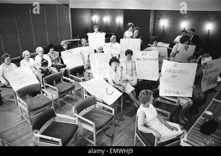 Women sewing machinists at the Ford Motor Company plant in Dagenham took strike action on 7 June, 1968 in support of a claim for regrading, parity with their male colleagues in the C pay grade and recognition of their skills. After strike action of three Stock Photo