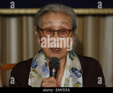Tokyo, Japan. 24th Apr, 2015. Kim Bok-tong, a former 'comfort woman', speaks during a press conference in Tokyo, Japan, April 24, 2015. Credit:  Stringer/Xinhua/Alamy Live News Stock Photo