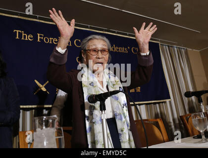 Tokyo, Japan. 24th Apr, 2015. Kim Bok-tong, a former 'comfort woman', waves her hands to the press before a press conference in Tokyo, Japan, April 24, 2015. Credit:  Stringer/Xinhua/Alamy Live News Stock Photo