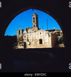 Ein Ausflug ins Kloster Agia Napa, Zypern, 1980er Jahre. A trip to convent Agia Napa, Cyprus, 1980s. Stock Photo