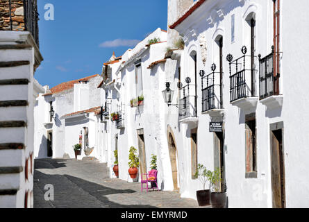 Portugal, Alentejo:  White washed houses of the Rua Direita in historic village Monsaraz Stock Photo