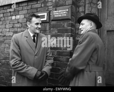 Manchester City footballer Don Revie pictured at Roker Park to discuss transfer arrangements with Sunderland directors. 9th November 1956. Stock Photo